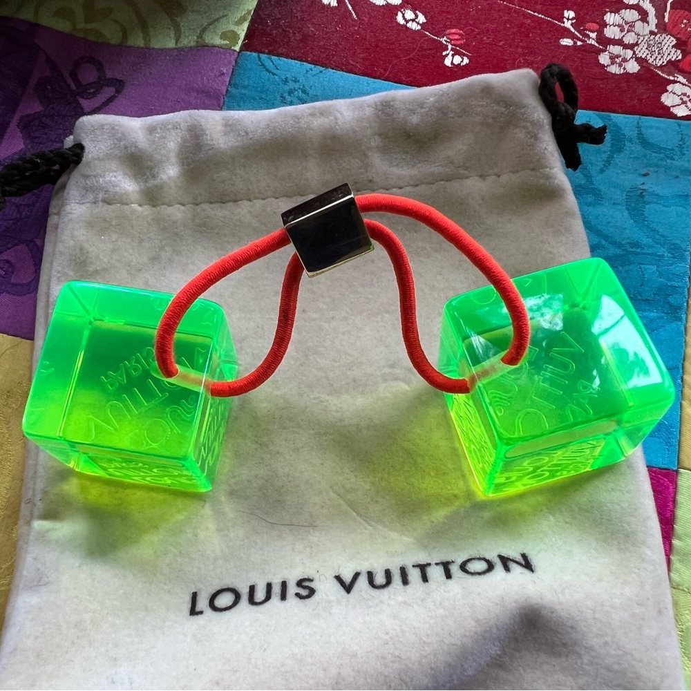 Louis Vuitton Vtg. Cube Hair Tie~ Fluorescent Green - Picture 6 of 8